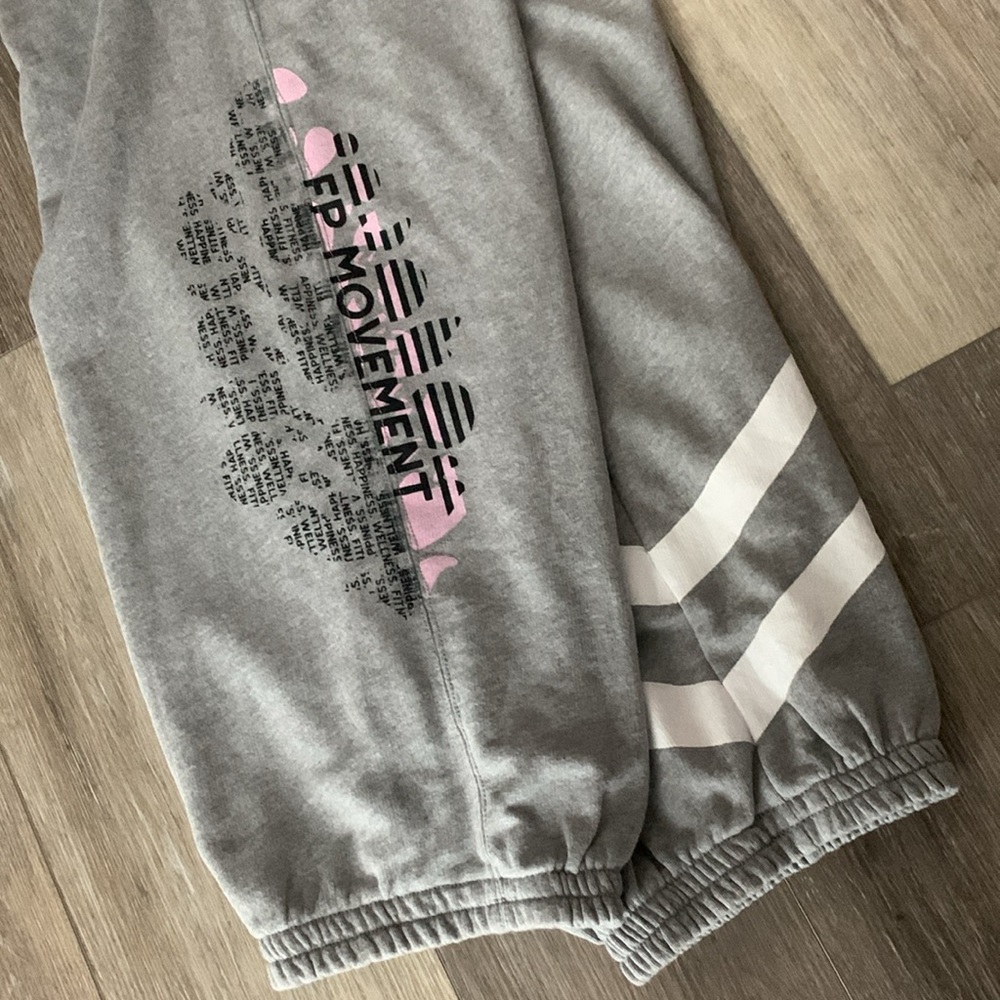 FP MOVEMENT All Star Logo Jogger Pants NWT Heather Gray Pink Black - Picture 7 of 10